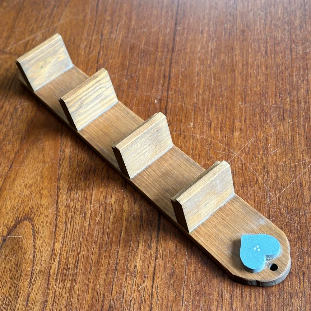 VTG Rustic Wood Wall Rack Trinket Shelf Blue Heart 10